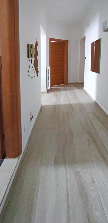 Nicholas Home 2 Bari Luaran gambar